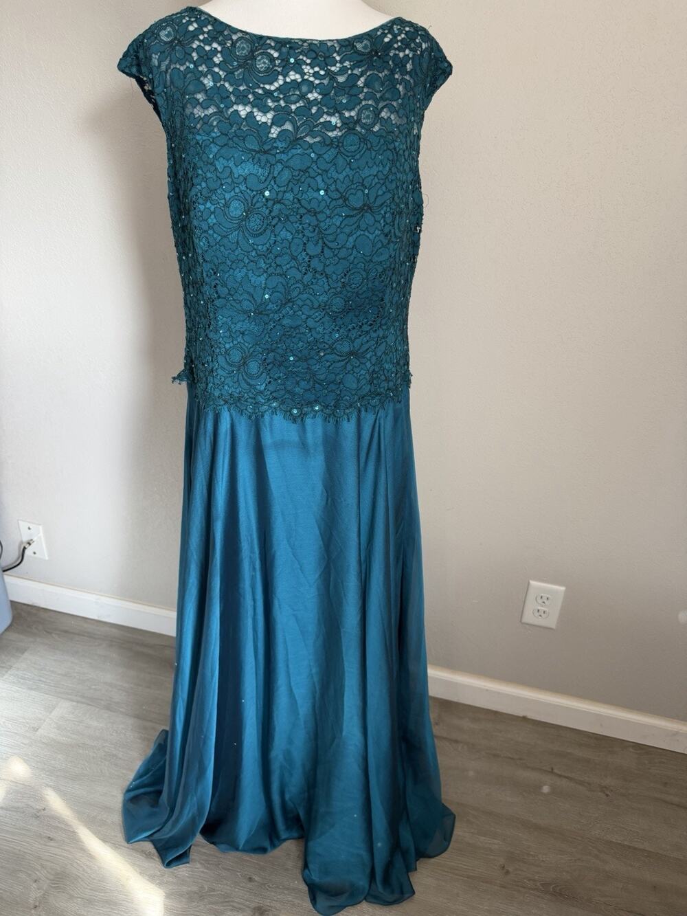 Jade by Jasmine Teal High Illusion Neck Sleeveless Full Length Gown Womens 16